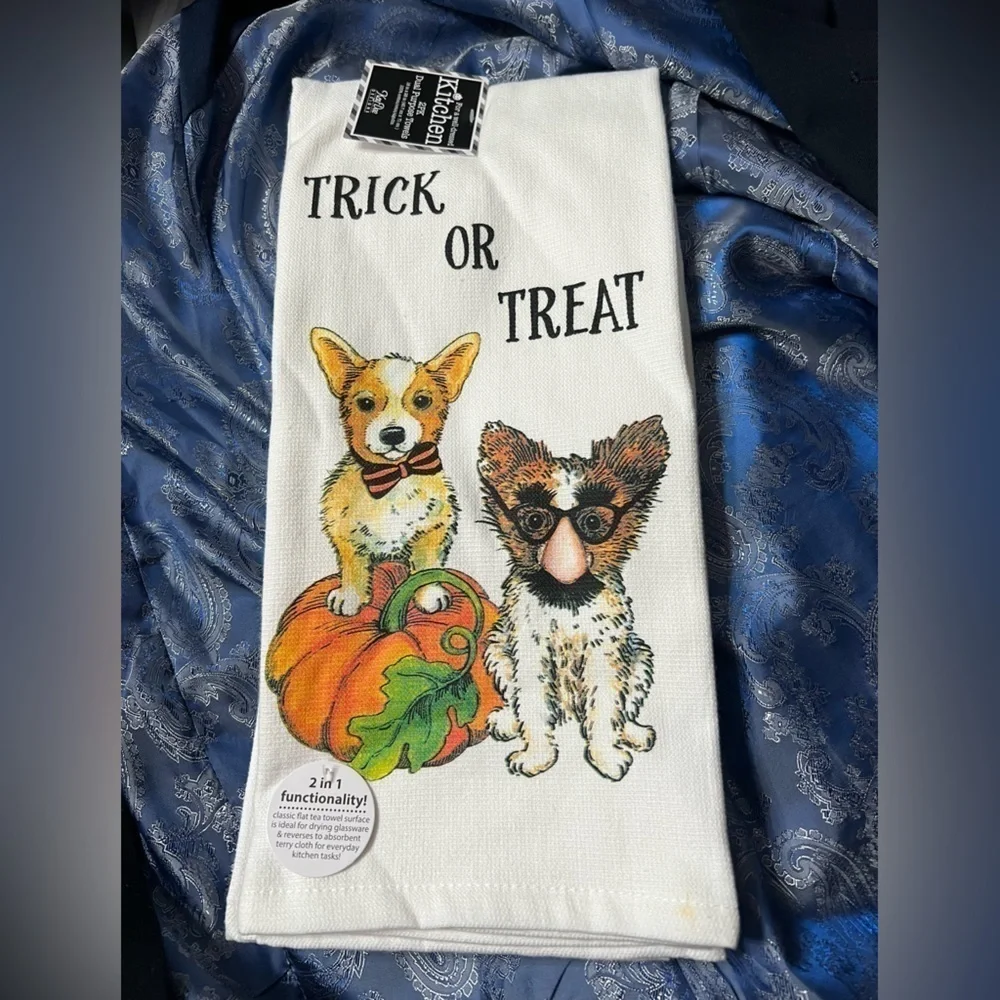 Halloween 🎃🎃 🐶 2 Pack Doggie Costume Halloween Kitchen Towels